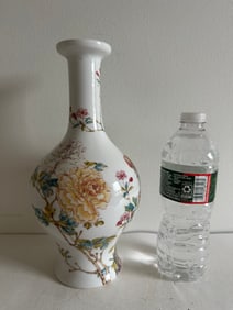 Chinese Vinatge Famille Rose Vase