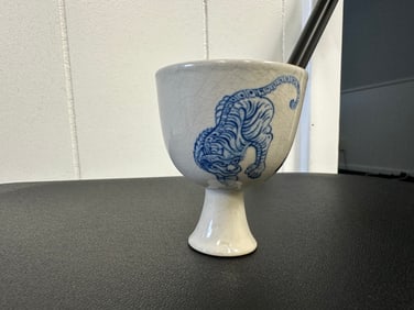 Chinese Crack Glazed Blue And White Figures China Foot Cup