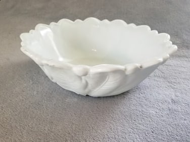 Indiana Glass Milk Glass Lily Pons Serving Bowl