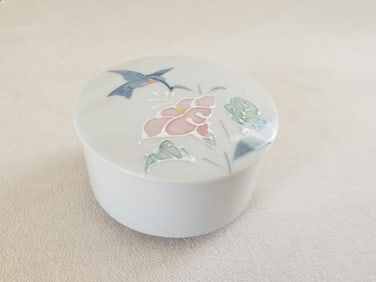 Vintage Otagiri Japan Hand-painted Hummingbird Trinket Box