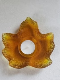 Hallmark Amber Glass Leaf Tealight Holder