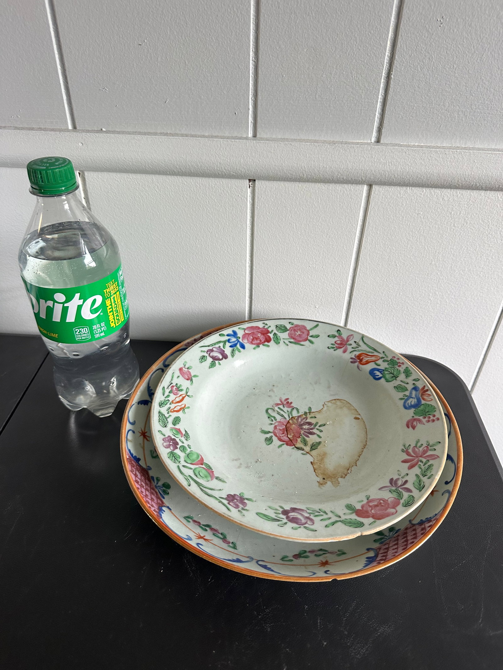 Set Of 2 Chinese Famille Rose Porcelain Plates: Size: 9-10.2 Inches/ 23-25.9 cm. Provenance: From Woodward PA collector. We can offer Affordable, Reliable packing and shipping to all over the world for most items, generally save 15% than UPS store 