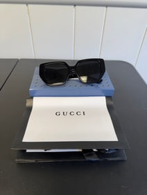 GUCCI Sunglass