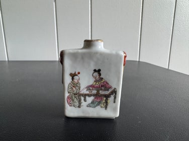 Chinese Famille Rose Scene Porcelain China Snuff Bottle