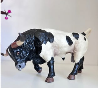 PAPO Bull Figurine Black & White Toy Collectible Animal Figure 2009 5.5"