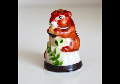 Franklin Mint Friends of the Forest Chipmunk Thimble 1982 Porcelain Vintage 80s