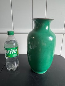 Chinese Green Ice Crack Glazed China Porcelain Vase