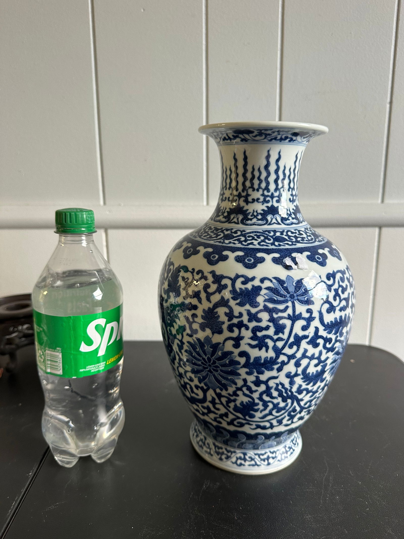 Chinese Blue And White China Dragons Porcelain Vase Six Characters Mark (1 of 8)