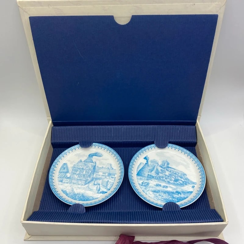 Wedgwood International Society Members Plates Ivy House Churchyard House & Works: Size: 4 in / Provenance: From Newark DE collector. We can offer Affordable, Reliable packing and shipping to all over the world for most items, generally save 10% than UPS store or more, feel free to