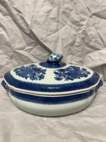 Chinese Blue And White Porcelain Lid Pot