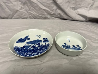 Set of 2 Chinese blue and white porcelain plates