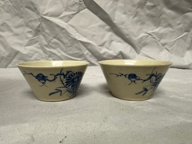 Pair Of Chinese Ice Crack Glazed Blue And White Porcelain Tea Cups