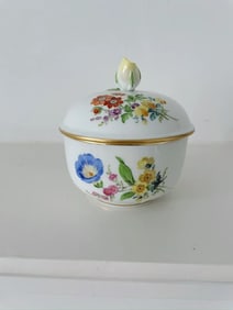 Antique Meissen Scattered Flowers Covered Sugar Bowl