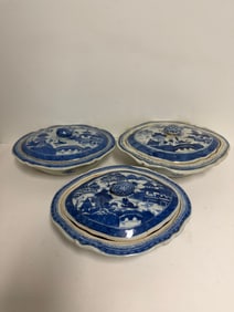 Set of 3 Chinese antique blue and white landscape China lid jars