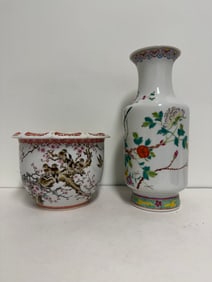 Set of 2 Chinese Enameled famille rose porcelain Vases