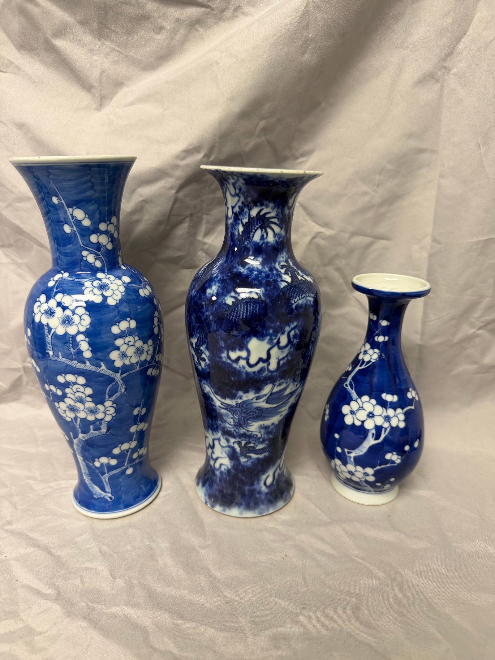 Set Of 3 Chinese Blue And White Porcelain Vases (1 of 10)