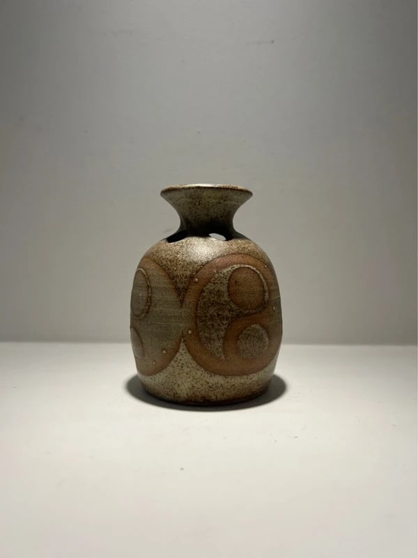 Studio pottery handmade small pot (1 of 2)