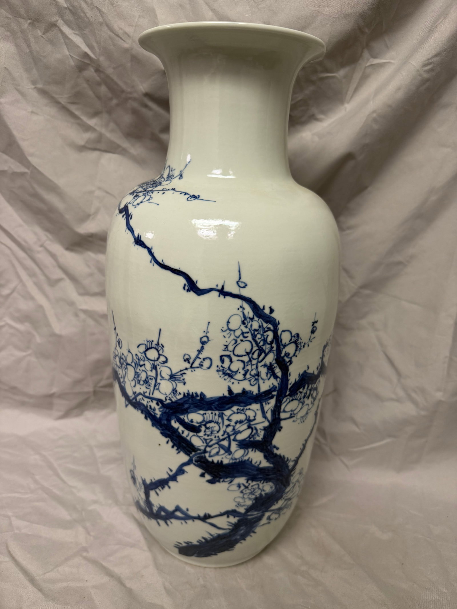 Chinese Blue And White Porcelain Vase (1 of 10)