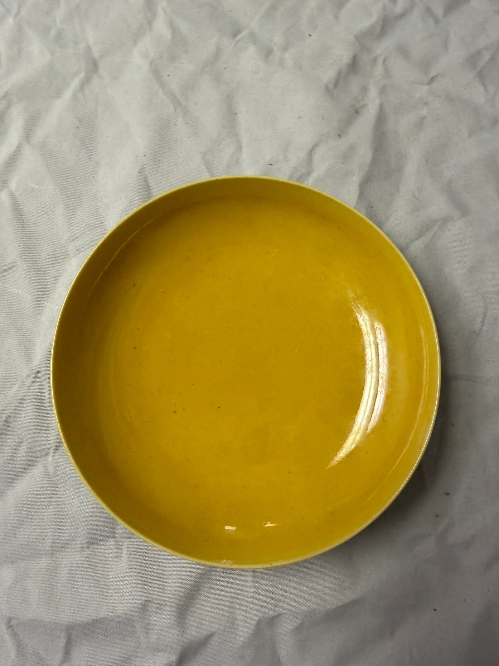Chinese Yellow Glazed Porcelain Plate Six Characters Mark (1 of 8)