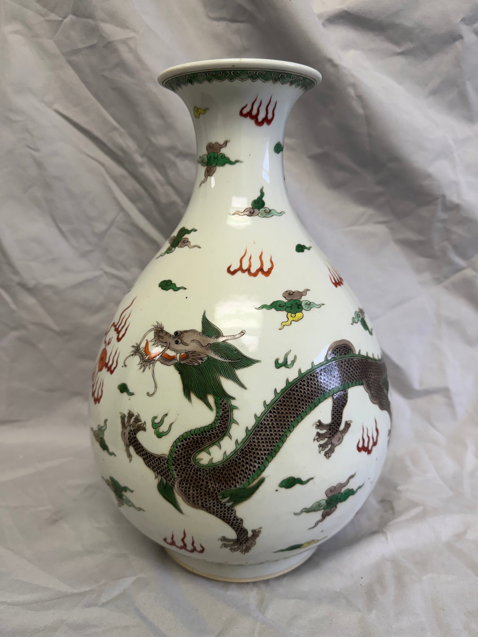 Chinese Famille Rose Dragon Porcelain Vase (1 of 10)