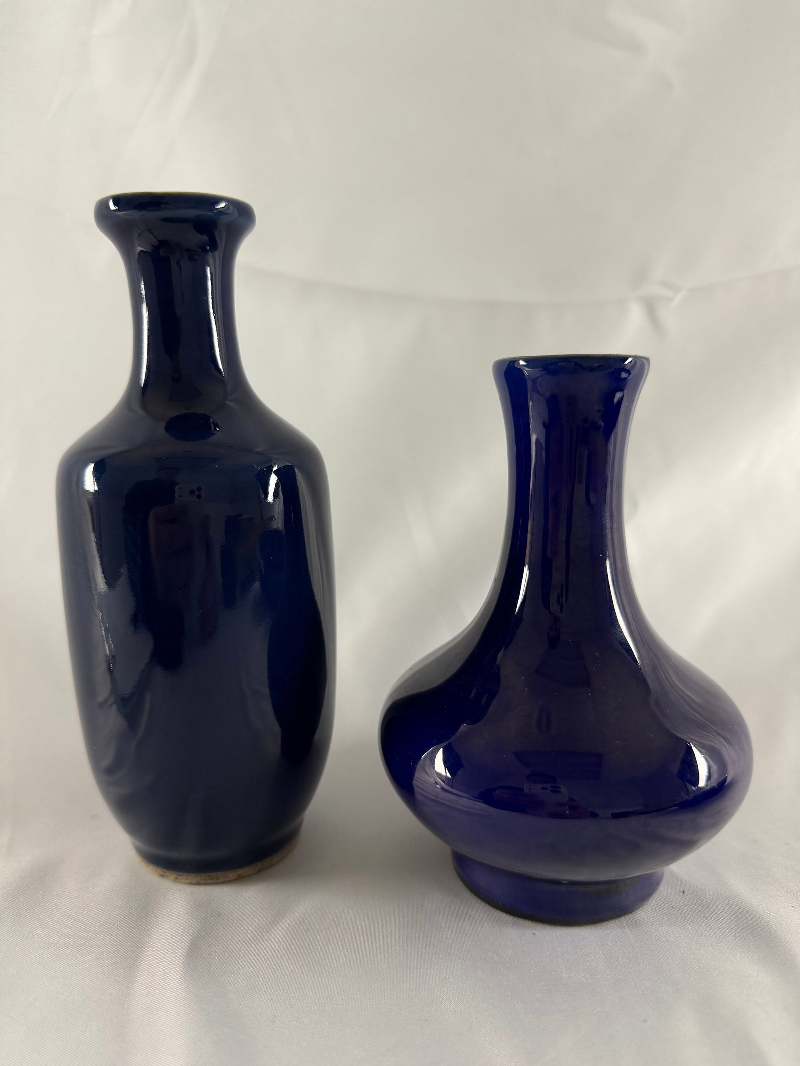 Set of 2 Chinese blue glazed porcelain vases (1 of 9)