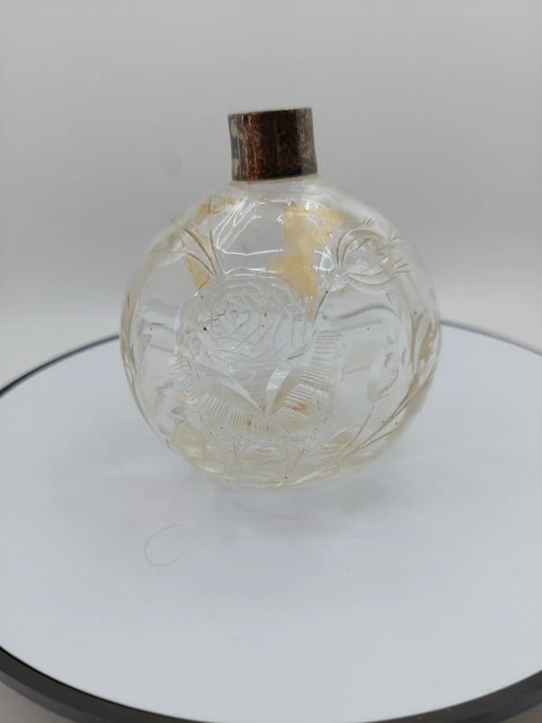 Cut Glass Perfume Bottle rose pattern vintage (1 of 1)