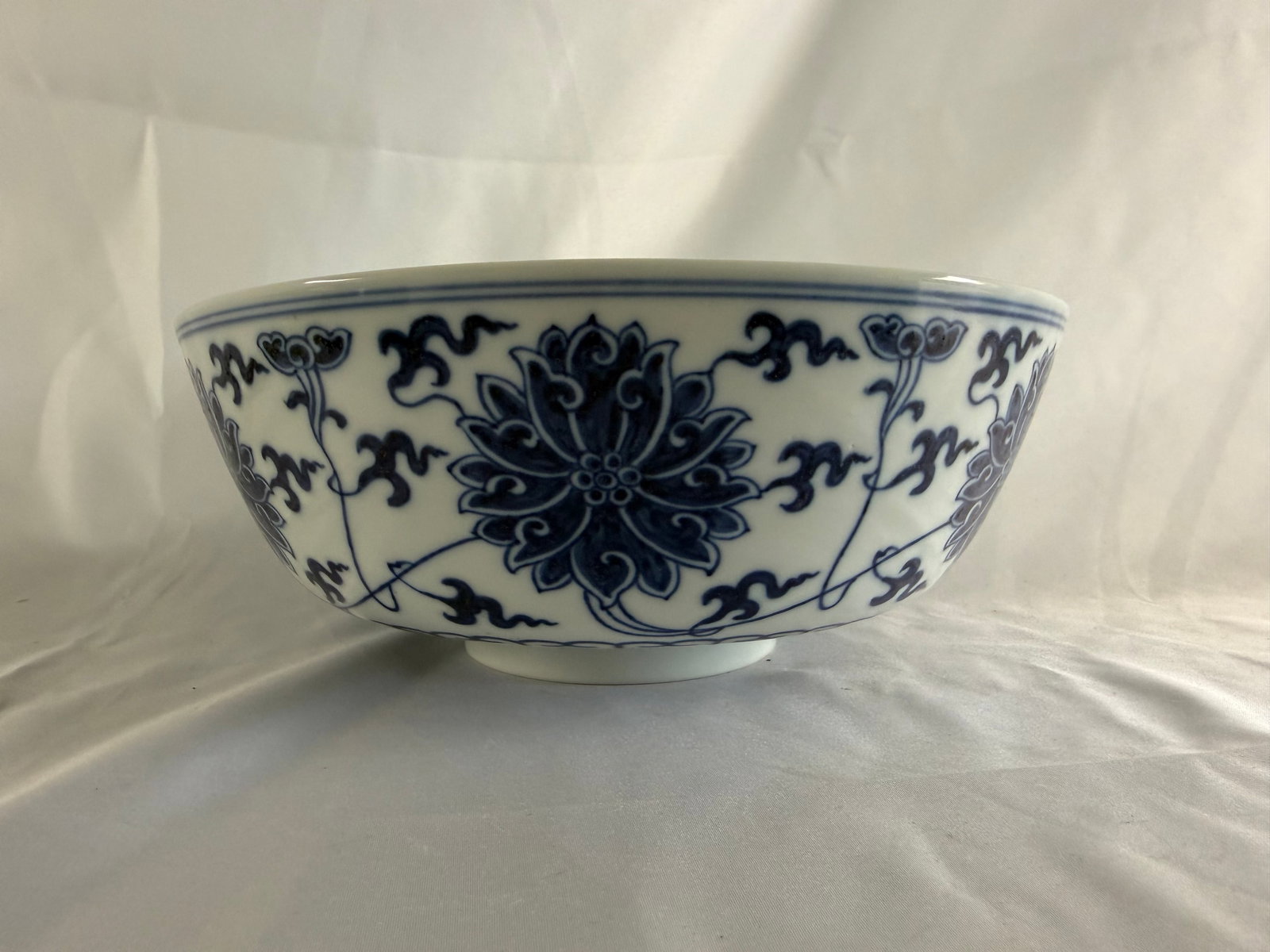 Chinese blue and white Porcelain China large lotus bowl six characters mark: Size: 9.5 inches/ 24.2 cm. Provenance: From Trenton NJ collector. We can offer Affordable, Reliable packing and shipping to all over the world for most items, generally save 10% than most shipper or m