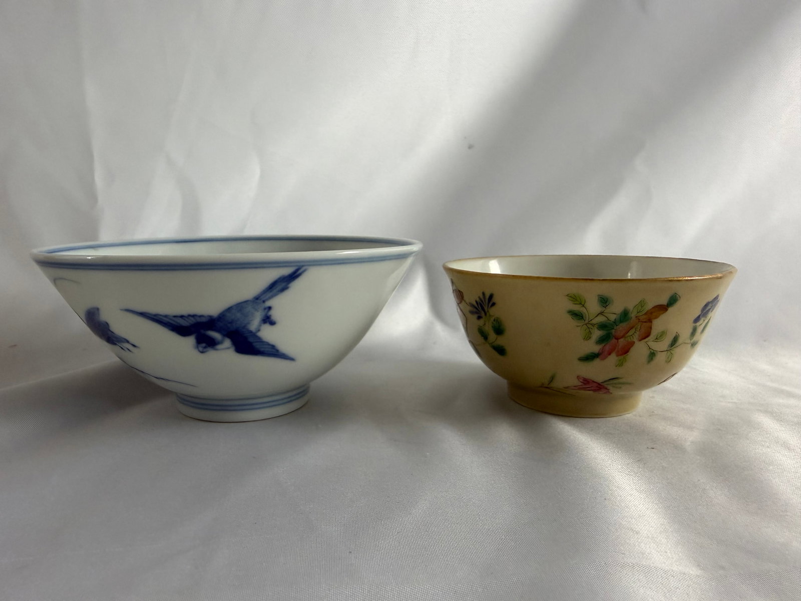 Set of 2 Chinese blue and white bird famille rose locust bowls: Size: 3.5-4.9 inches/ 8.9-12.3 cm. Provenance: From York PA collector. We can offer Affordable, Reliable packing and shipping to all over the world for most items, generally save 10% than most shipper