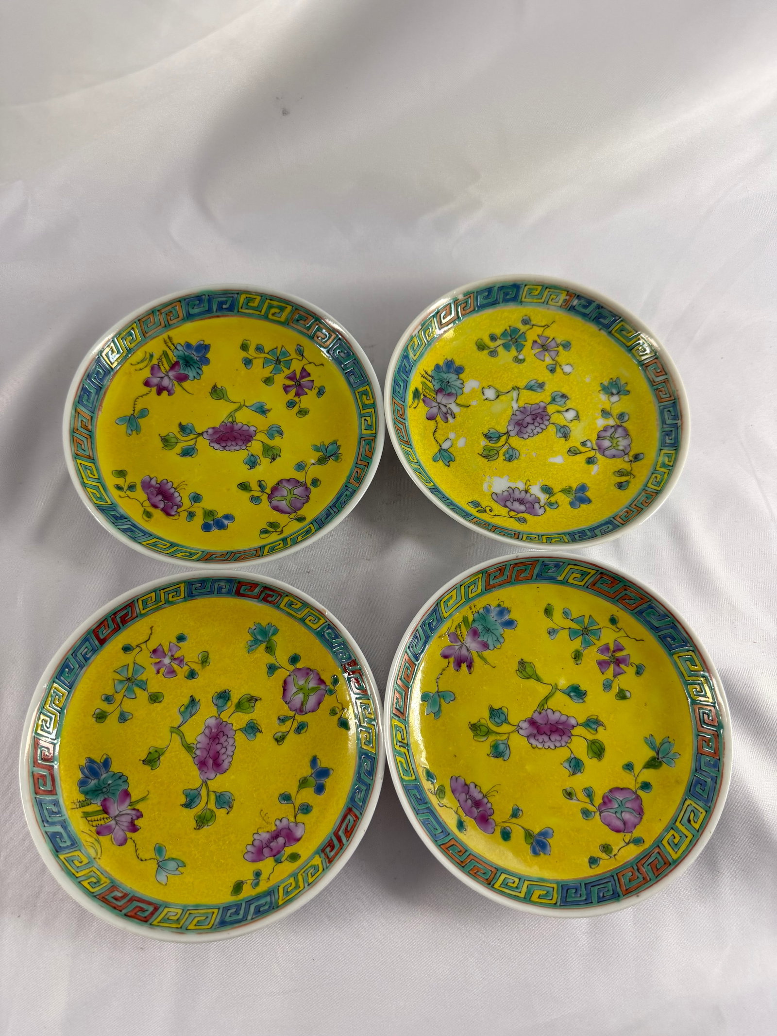 Set of 4 Chinese enameled famille rose Porcelain China plates (1 of 4)
