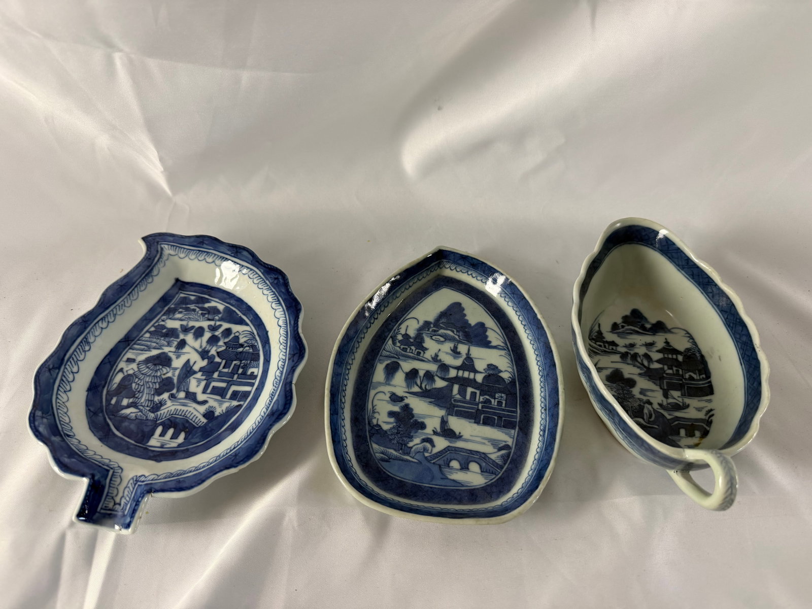 Set of 3 Chinese blue and white landscape Porcelain China plates (1 of 6)