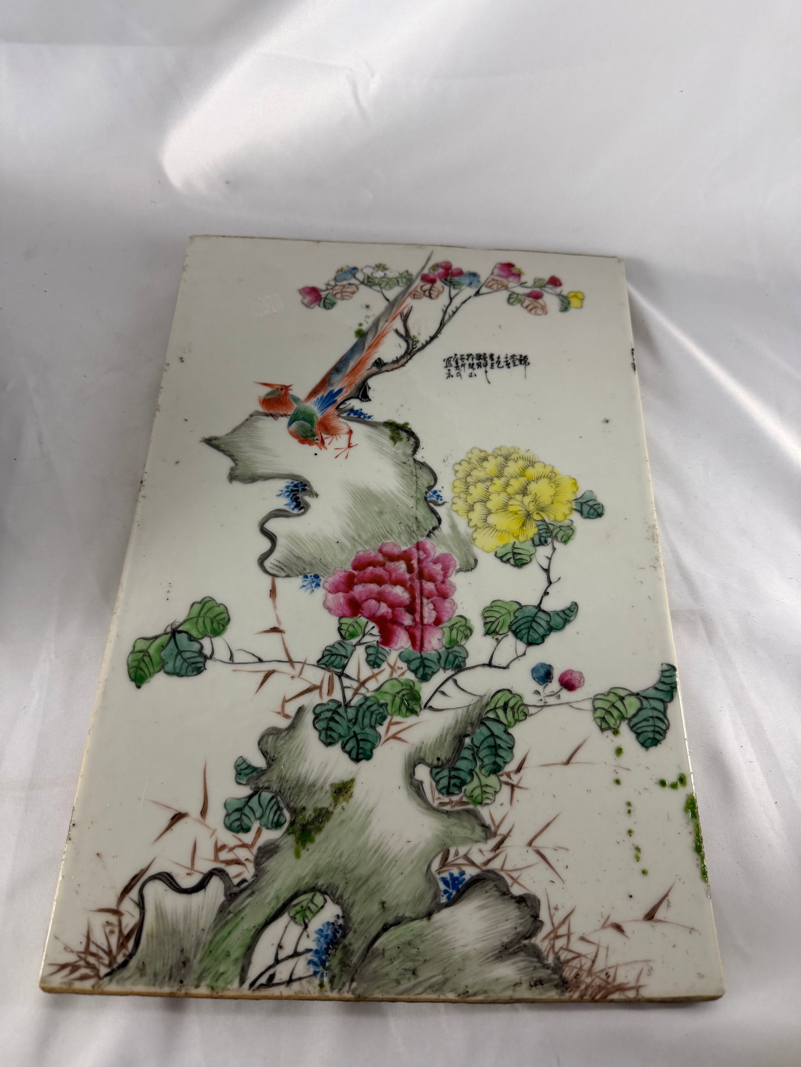 Chinese enameled famille rose birds Porcelain China plaque: Size: 15.1x10.2 inches/ 38.3x26 cm. Provenance: From Milford DE collector. We can offer Affordable, Reliable packing and shipping to all over the world for most items, generally save 10% than most shi