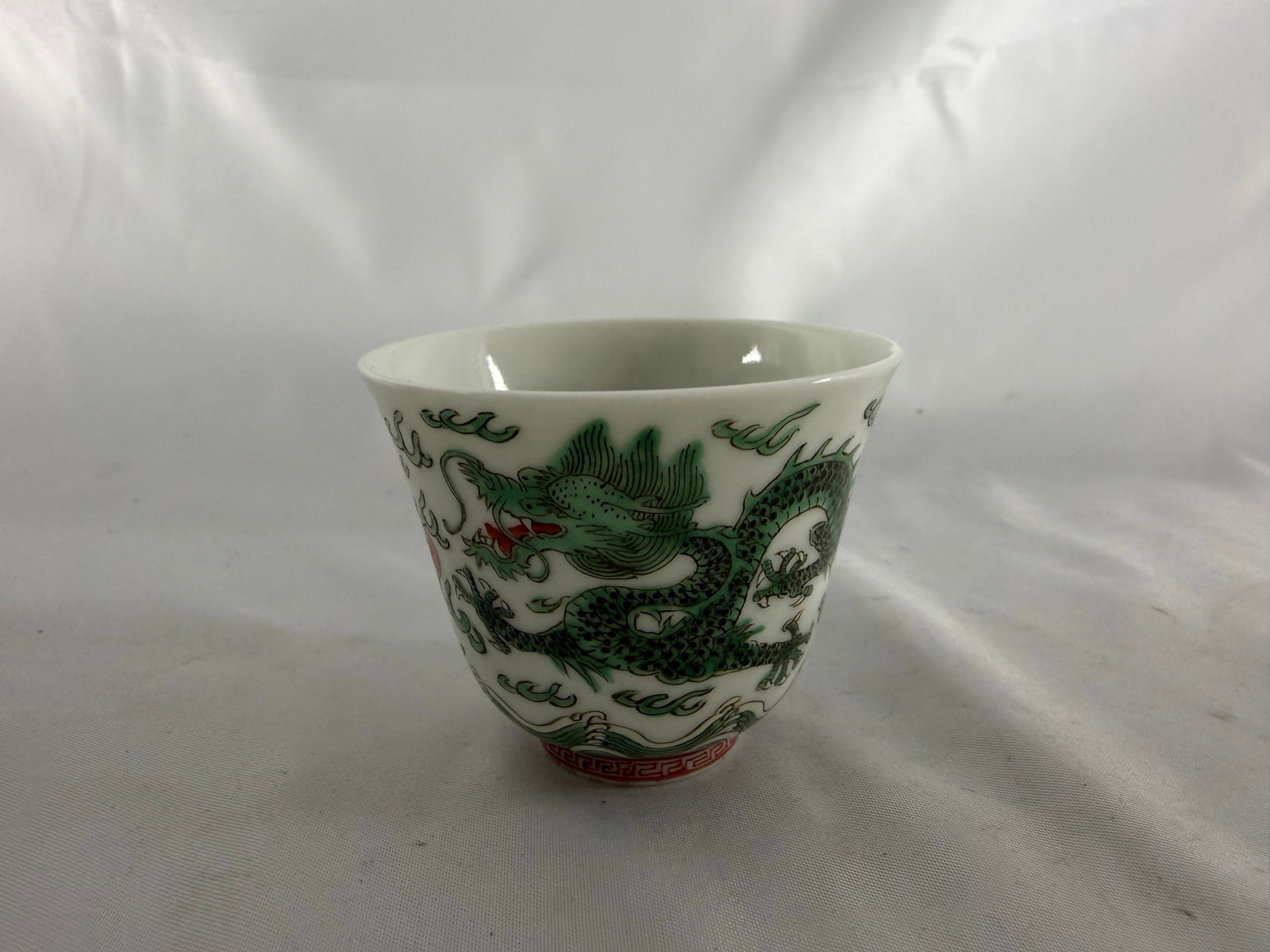Chinese enameled famille rose green dragons Porcelain China cup blue and white mark: Size: 2.3 inches/ 5.8 m. Provenance: From Strickersville PA collector. We can offer Affordable, Reliable packing and shipping to all over the world for most items, generally save 10% than most shipper