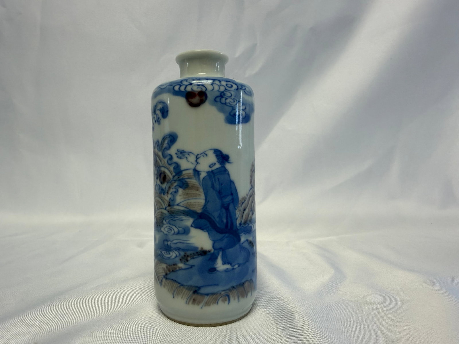 Chinese Antique Blue And White Red Figures Porcelain Snuff Bottle Mark: Size: 3.7 inch. Provenance: From Newark DE collector. Preview Day: Preview open On Jun 13th Sat 10AM-4 PM, welcome. We can offer Affordable, Reliable packing and shipping to all over the world for mos