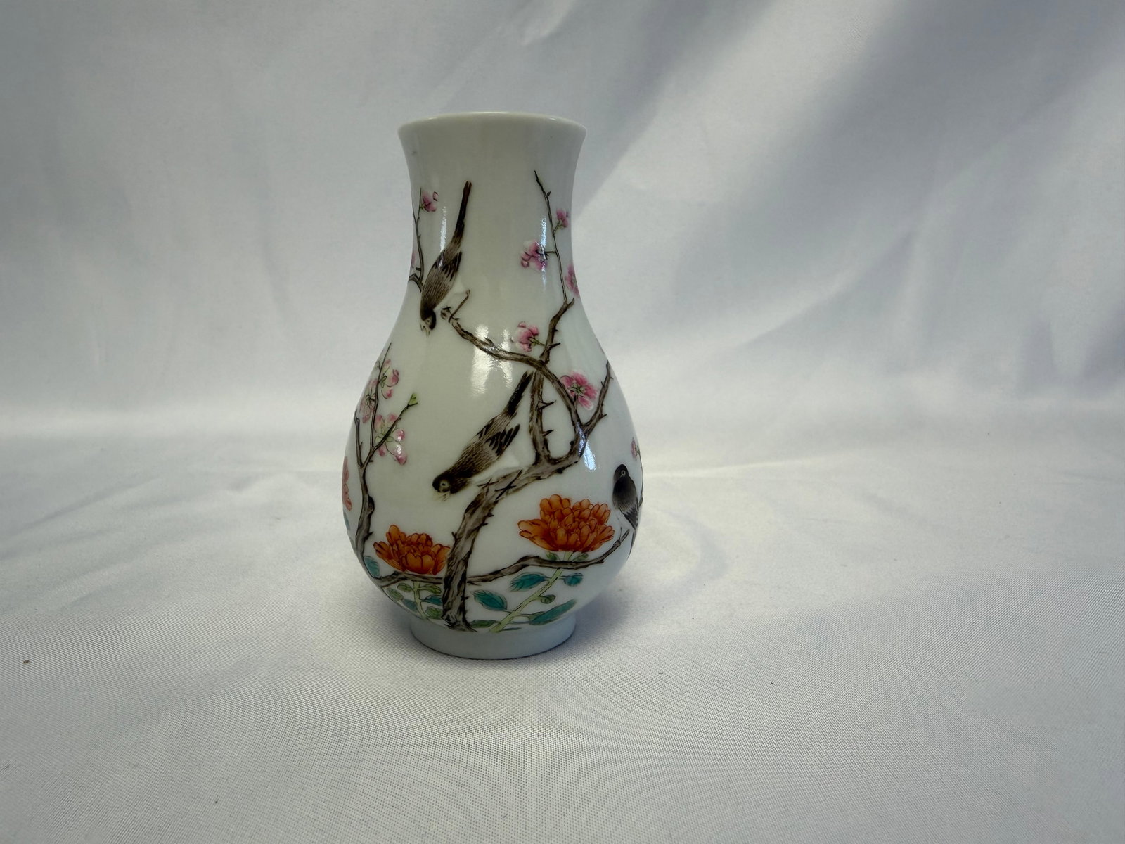 Chinese Enameled Famille Rose Birds Porcelain China Vase Mark: Size: 3.9 inch. Provenance: From Newark DE collector. Preview Day: Preview open On Jun 13th Sat 10AM-4 PM, welcome. We can offer Affordable, Reliable packing and shipping to all over the world for mos