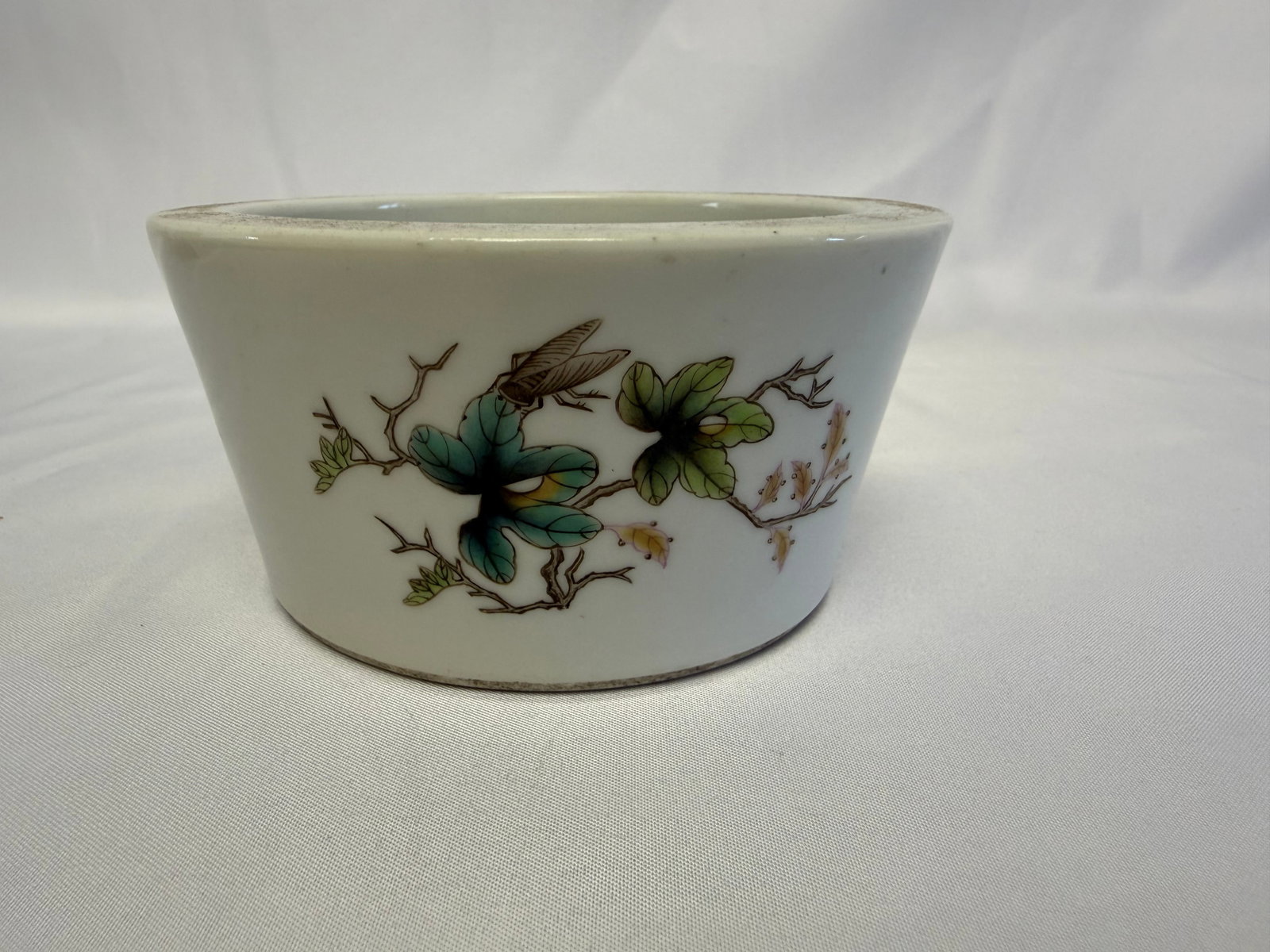Chinese Enameled Famille Rose Flowers Porcelain China Water Pot Red Mark: Size: 4.3 inch. Provenance: From Newark DE collector. Preview Day: Preview open On Jun 13th Sat 10AM-4 PM, welcome. We can offer Affordable, Reliable packing and shipping to all over the world for mos