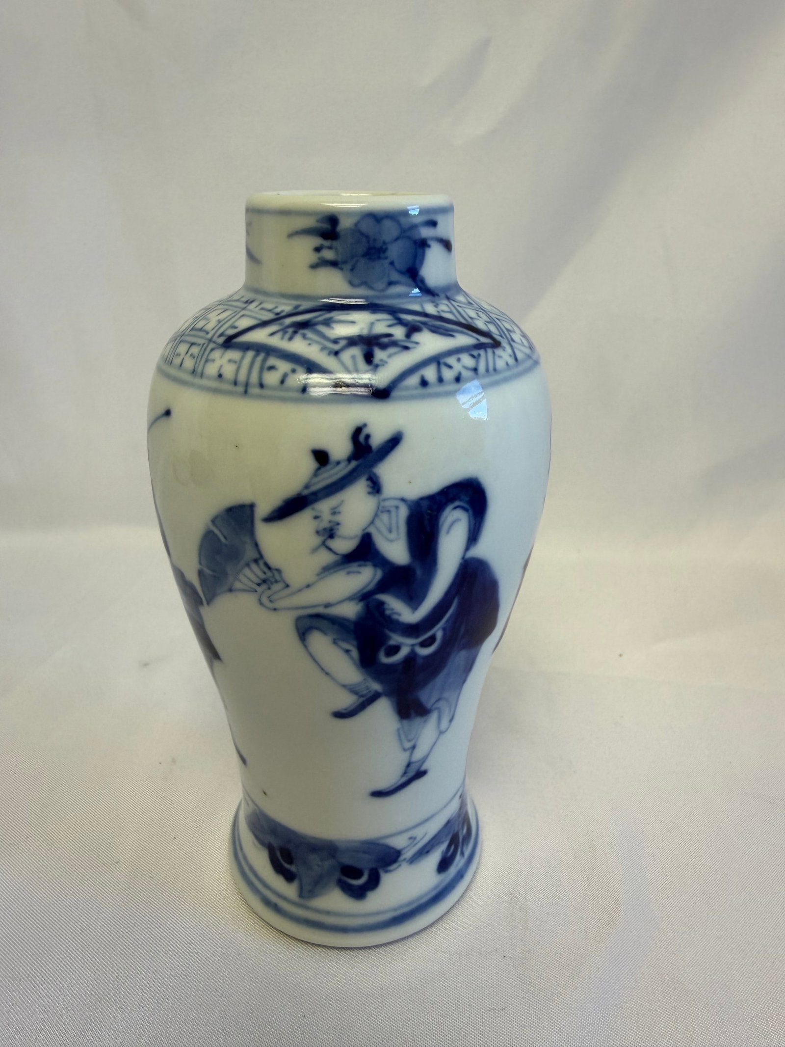 Chinese Blue And White Porcelain China Figures Men China Vase (1 of 9)