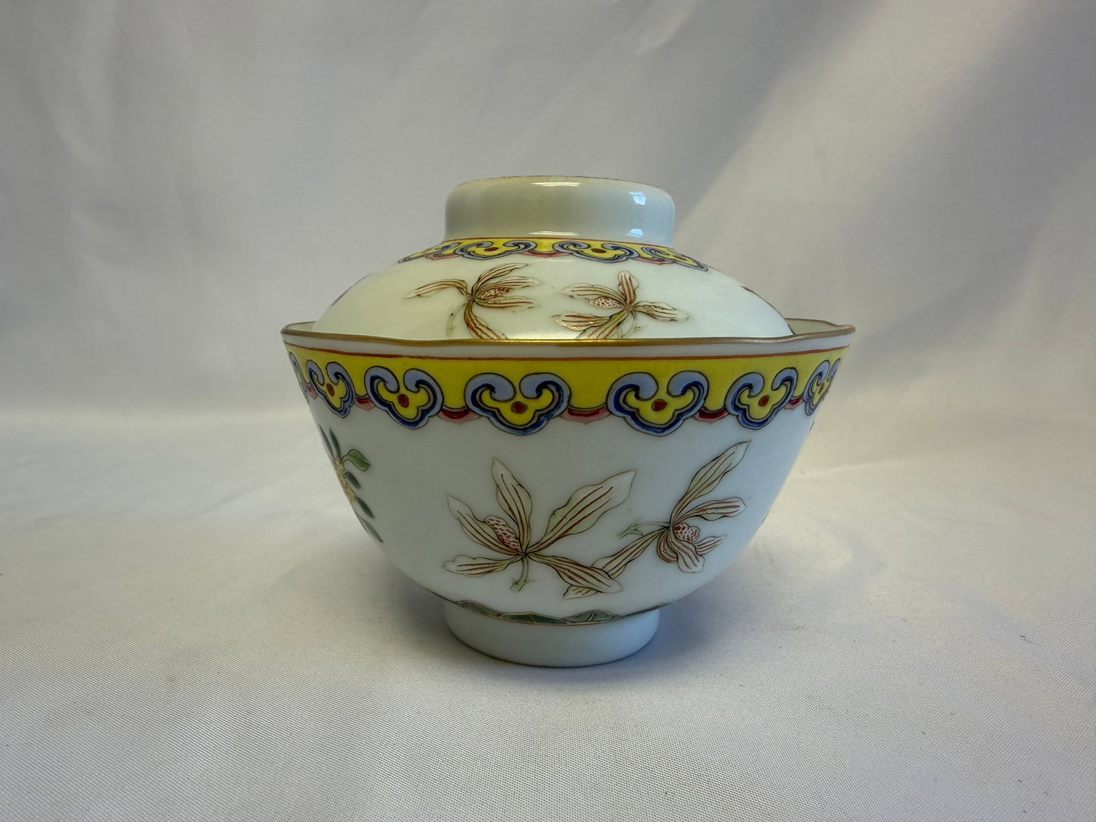 Chinese Enameled Famille Rose Porcelain China Tea Lid Cup Mark (1 of 7)