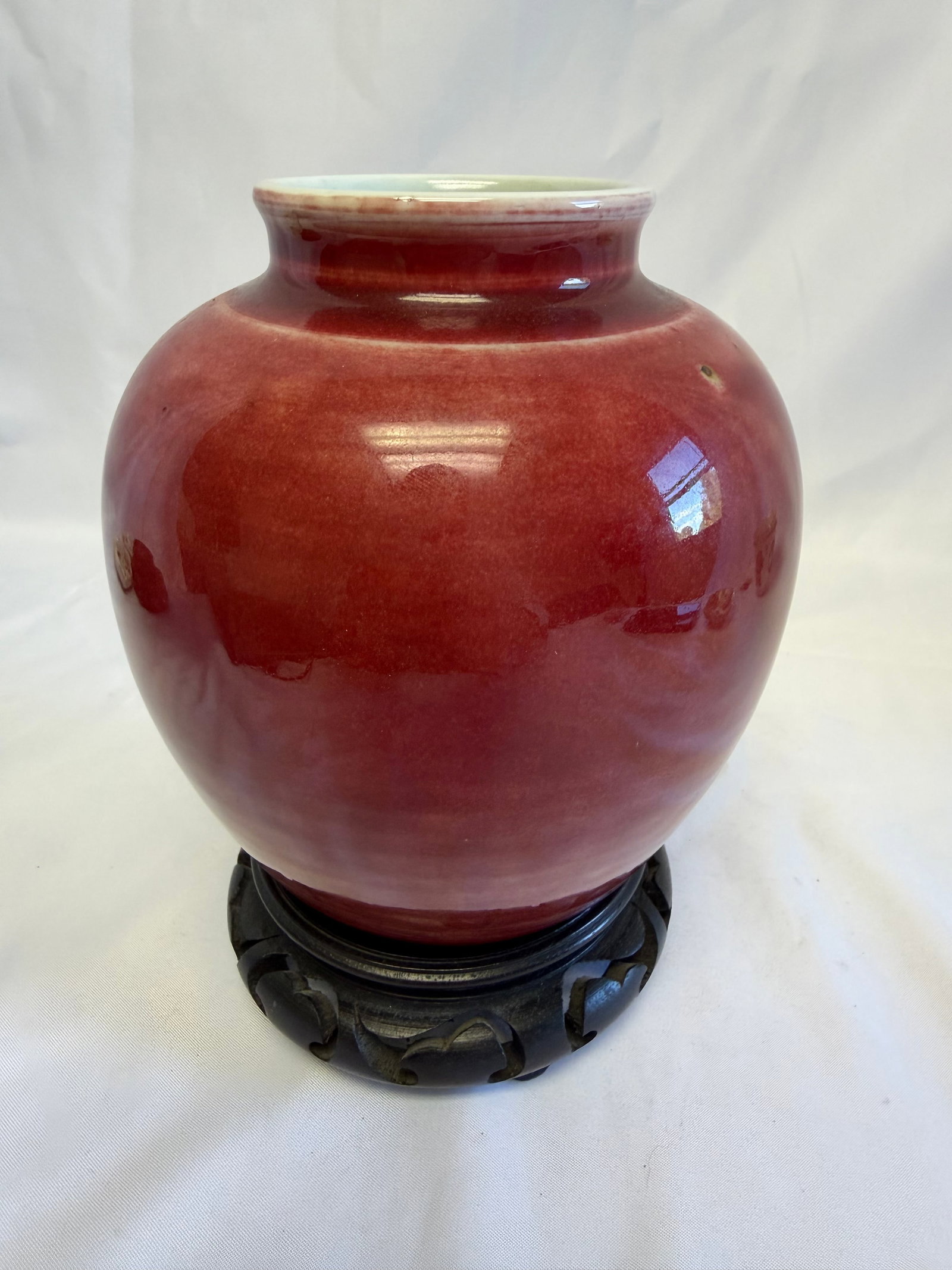 Chinese Red Glazed Oxblood Porcelain China Vase: Size: 6 inch. Provenance: From Edison NJ collector. Preview Day: Preview open On Jun 13th Sat 10AM-4 PM, welcome. We can offer Affordable, Reliable packing and shipping to all over the world for most 