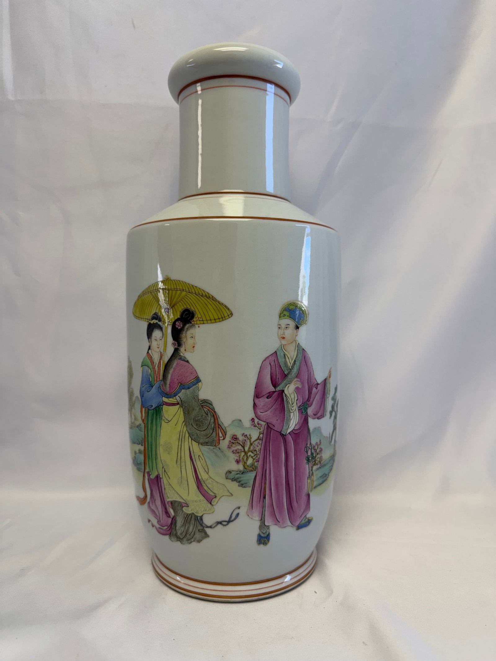 Chinese Enameled Famille Rose Porcelain China Large Vase Mark: Size: tall 14 inch. Provenance: From Edison NJ collector. Preview Day: Preview open On Jun 13th Sat 10AM-4 PM, welcome. We can offer Affordable, Reliable packing and shipping to all over the world for