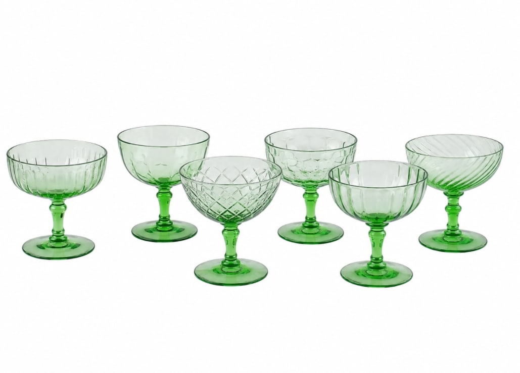 Vintage Glasses Cocktail 6 Set: Size: 4 inch. Provenance: From Edison NJ collector. Preview Day: Preview open On Jun 13th Sat 10AM-4 PM, welcome. We can offer Affordable, Reliable packing and shipping to all over the world for most 