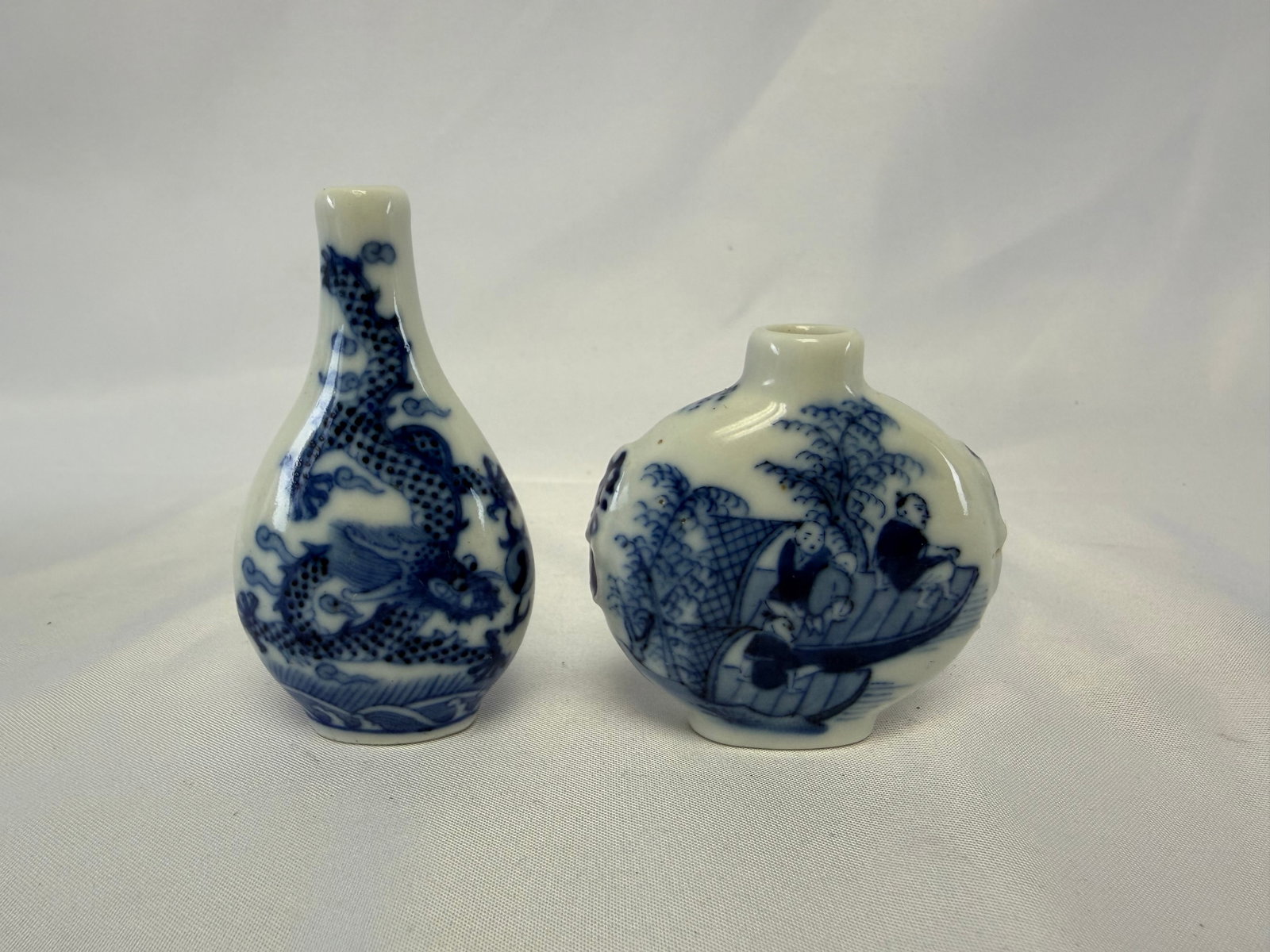 Set Of 2 Chinese Blue And White Porcelain China Snuff Bottles (1 of 6)