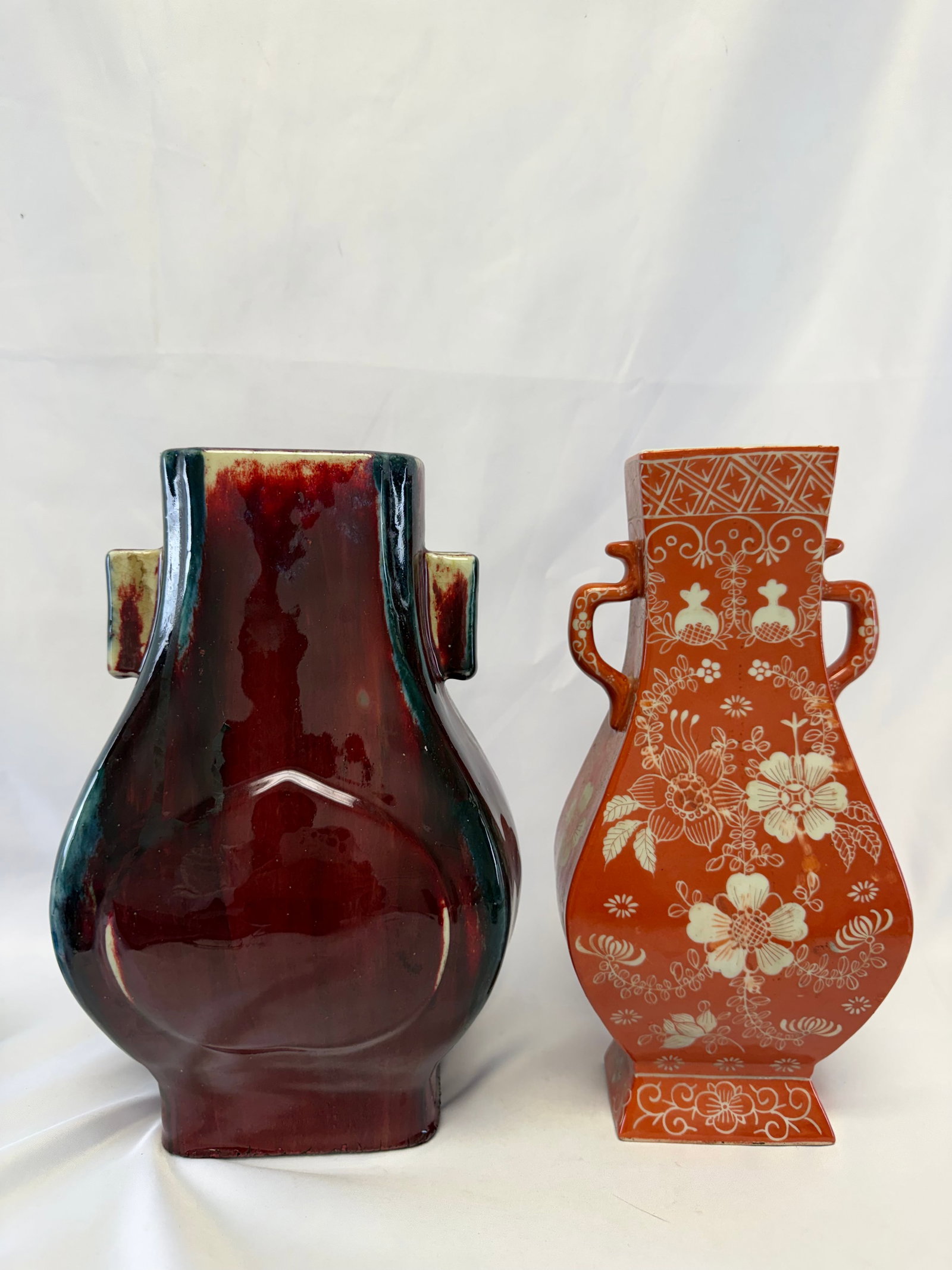 Set Of 2 Chinese Red Glazed OX BLOOD Porcelain China Vases: Size: 11.6 inch. Provenance: From New Castle DE collector. Preview Day: Preview open On Jun 13th Sat 10AM-4 PM, welcome. We can offer Affordable, Reliable packing and shipping to all over the world fo