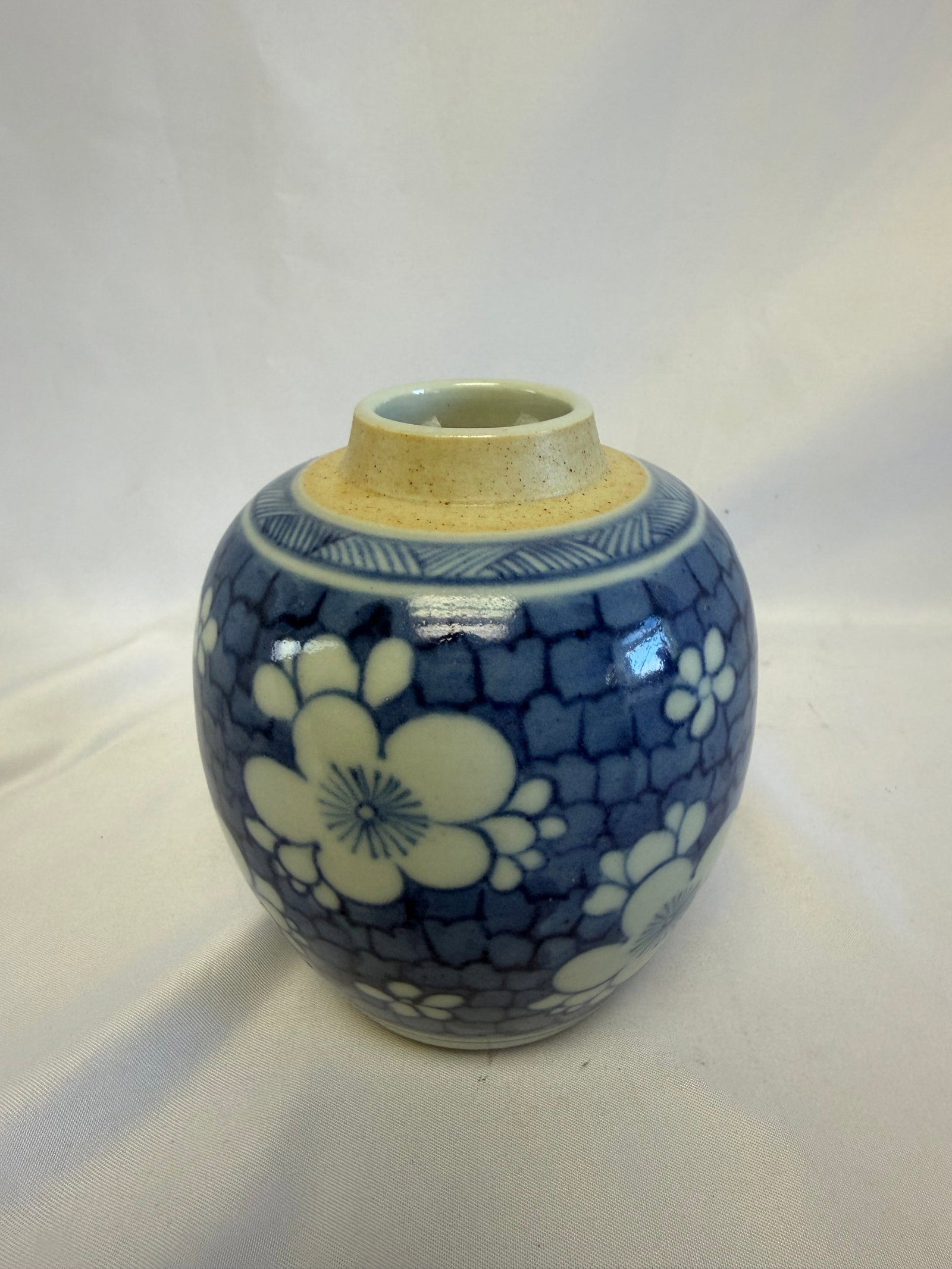 Chinese blue and white plum Porcelain jar: Size: 4 inch. Provenance: From Newark DE collector. Preview Day: Preview open On Sep 5th Sat 10AM-4 PM, welcome. We can offer Affordable, Reliable packing and shipping to all over the world for most i