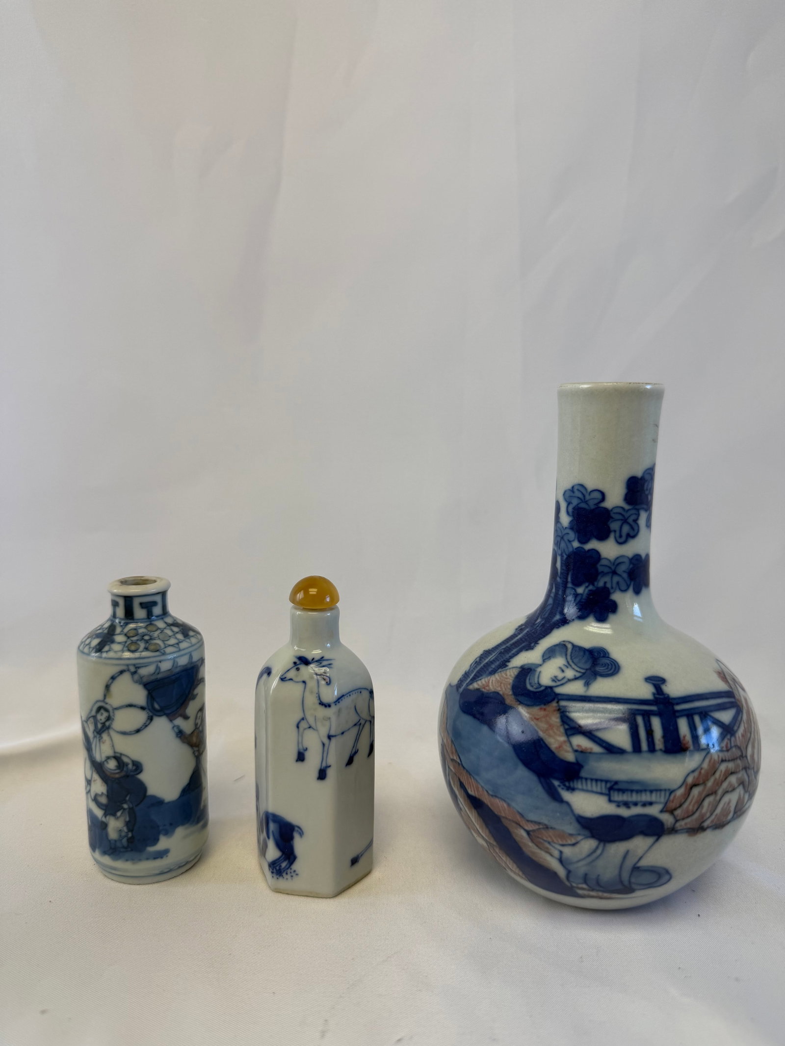 Set of 3 Chinese Blue And White Porcelain China small vases (1 of 15)