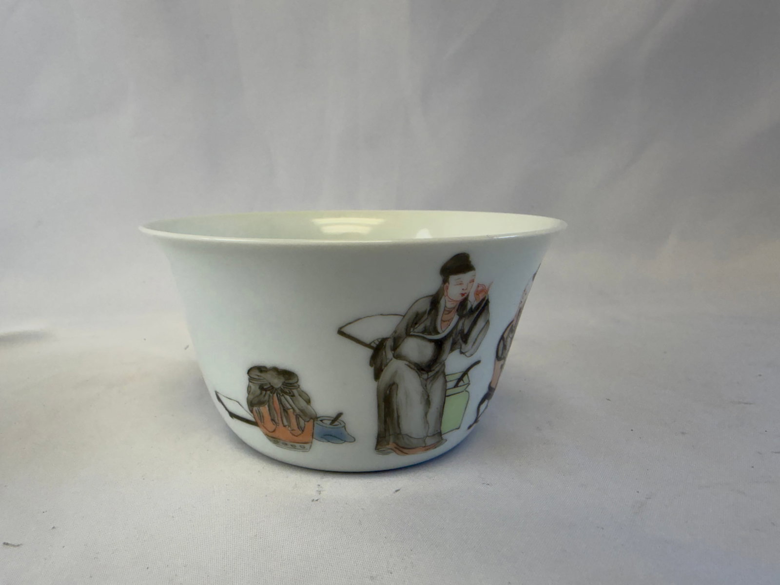 Chinese famille rose porcelain figures China egg shell cup: Size: 3.9 inch. Provenance: From TOWSON MD collector. Preview Day: Preview open On Sep 5th Sat 10AM-4 PM, welcome. We can offer Affordable, Reliable packing and shipping to all over the world for most
