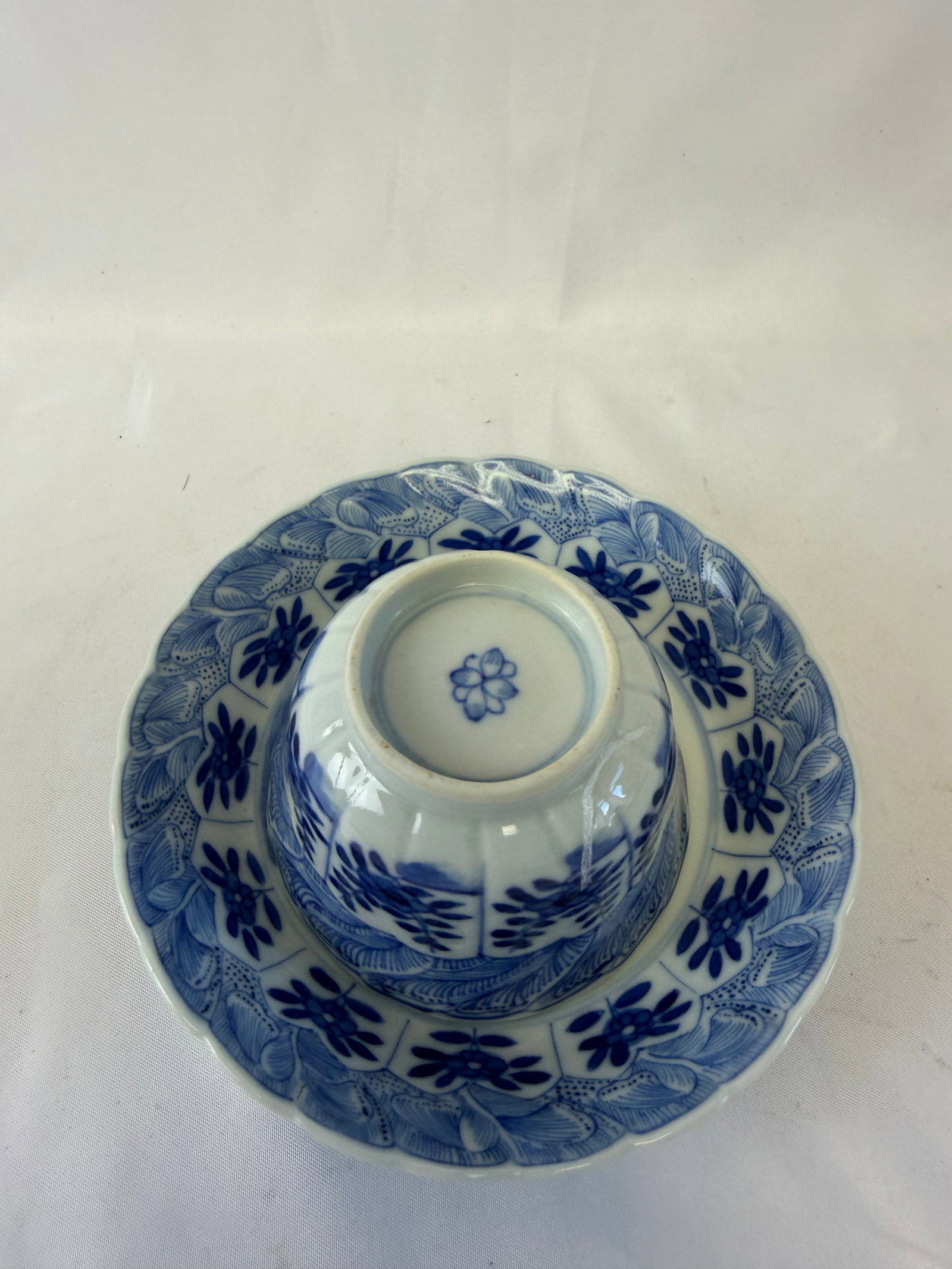 Chinese blue and white flowers China Tea Cup And Saucer mark: Size: saucer 4.9 inch. Provenance: From TOWSON MD collector. Preview Day: Preview open On Sep 5th Sat 10AM-4 PM, welcome. We can offer Affordable, Reliable packing and shipping to all over the world f