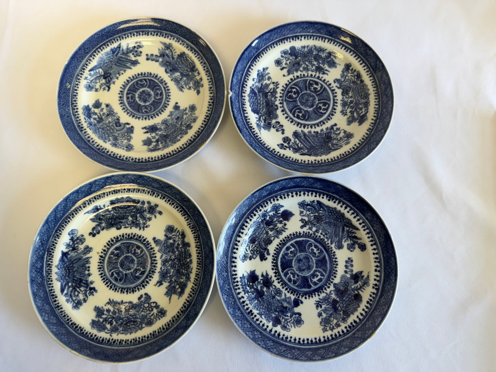 Set of 4 Chinese Blue And White pattern Porcelain plate (1 of 7)