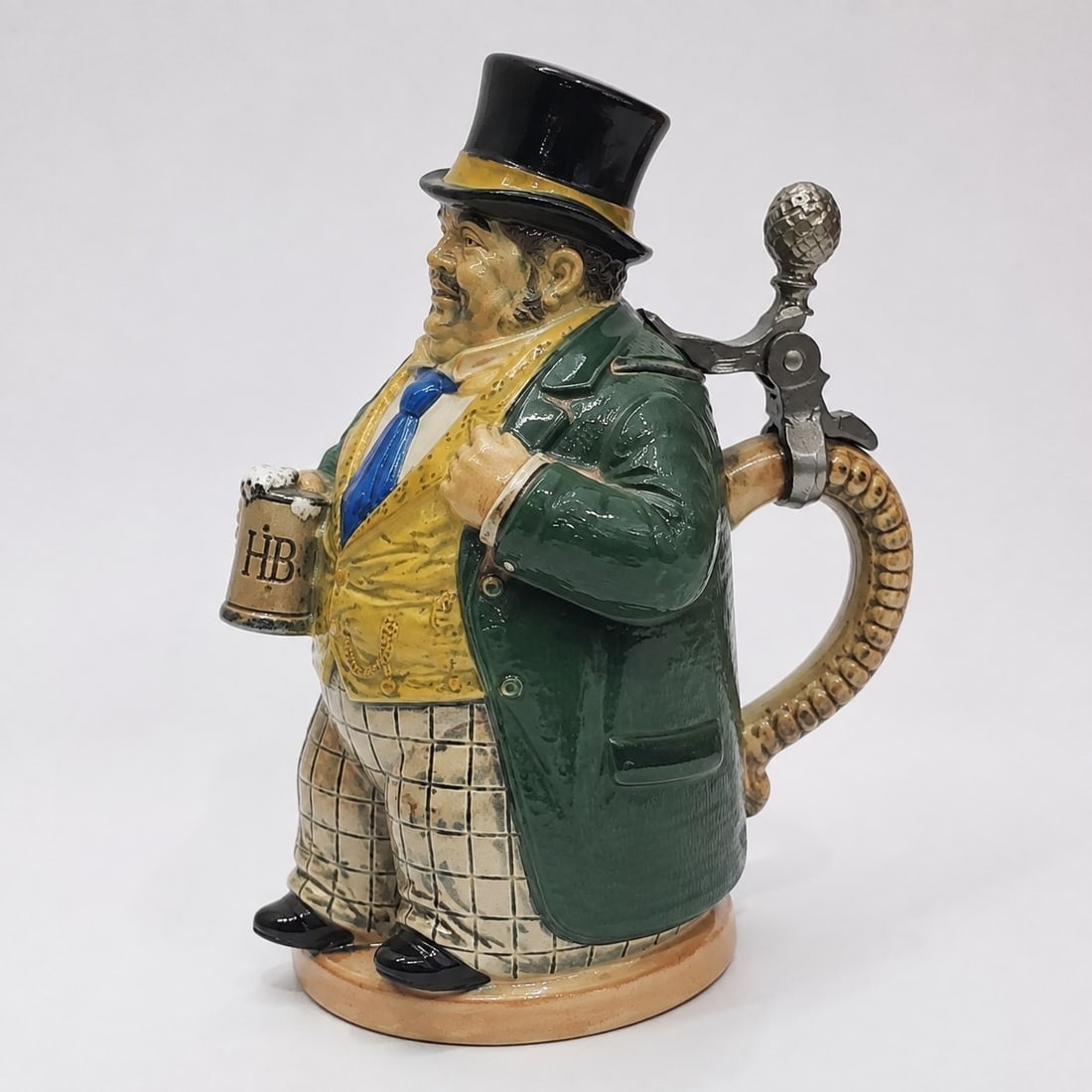 German Ceramic Man: Size: 7 inch. Provenance: From hockessin DE collector. Preview Day: Preview open On Sep 5th Sat 10AM-4 PM, welcome. We can offer Affordable, Reliable packing and shipping to all over the world for mos