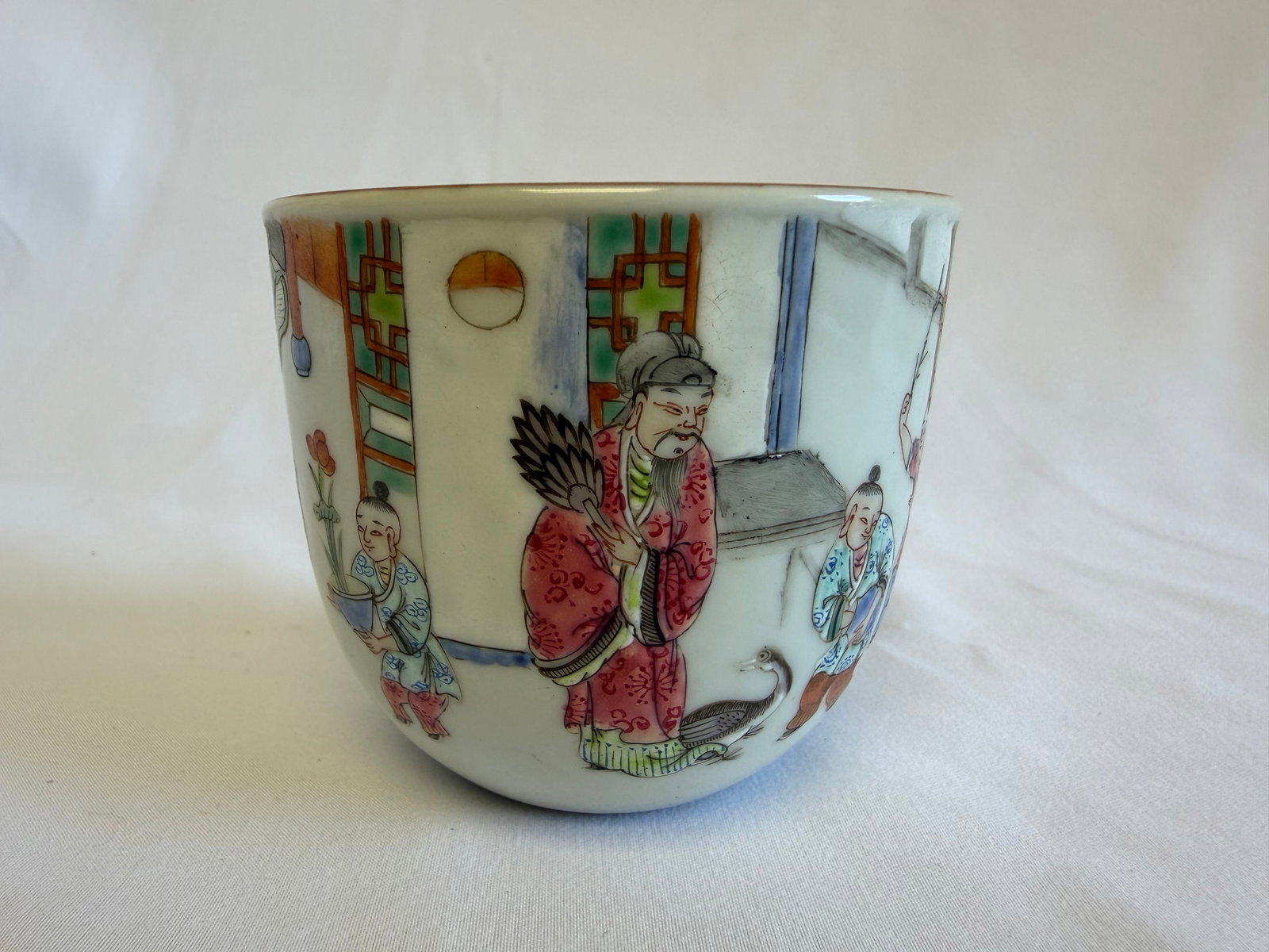 Chinese famille rose figures scene porcelain China cup mark: Size: 3.2 inch. Provenance: From malvern PA collector. Preview Day: Preview open On Sep 5th Sat 10AM-4 PM, welcome. We can offer Affordable, Reliable packing and shipping to all over the world for mos