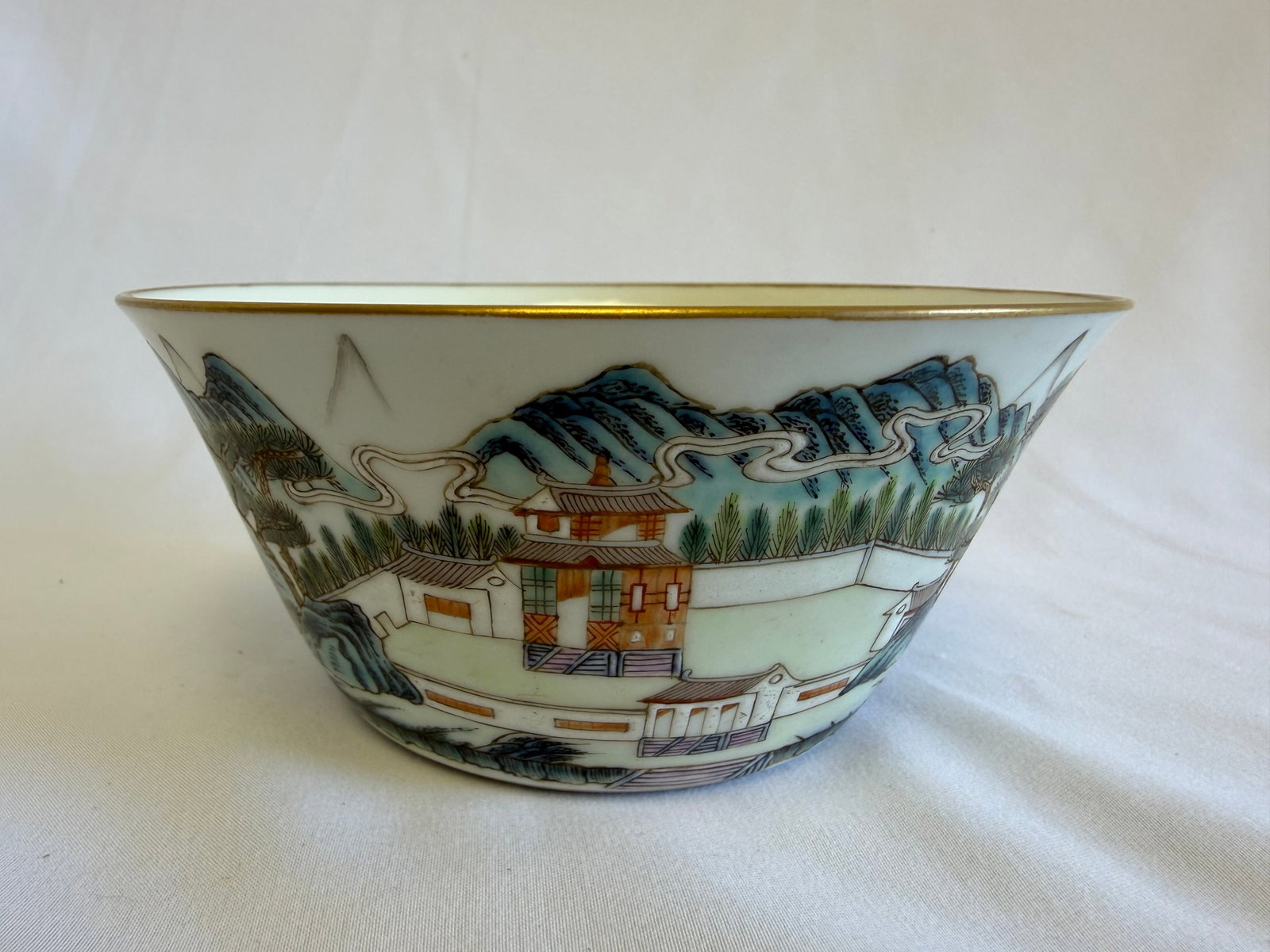 Chinese famille rose landscape bowl mark: Size: 5.25 inch. Provenance: From malvern PA collector. Preview Day: Preview open On Sep 5th Sat 10AM-4 PM, welcome. We can offer Affordable, Reliable packing and shipping to all over the world for mo